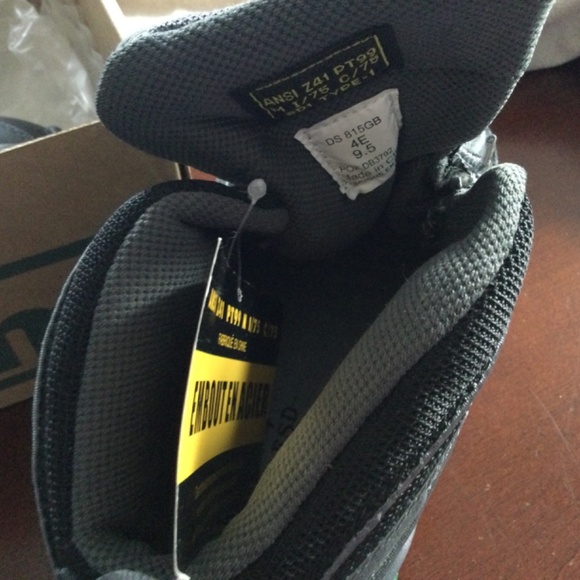 New In Box…Men’s Dunham Steel Toe Hiking Boots main image 4